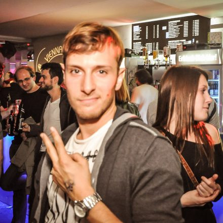 90'ies CLUB - Riot Grrrrrls vs. Raveboys @ The LOFT