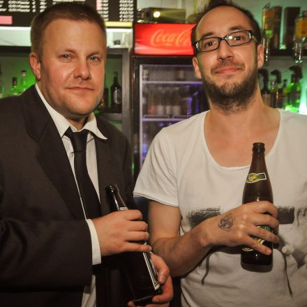 90'ies CLUB - Riot Grrrrrls vs. Raveboys @ The LOFT