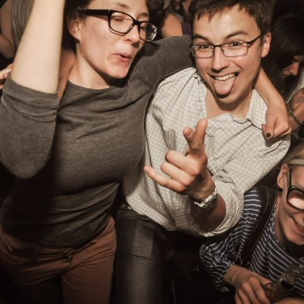 90'ies CLUB - Riot Grrrrrls vs. Raveboys @ The LOFT