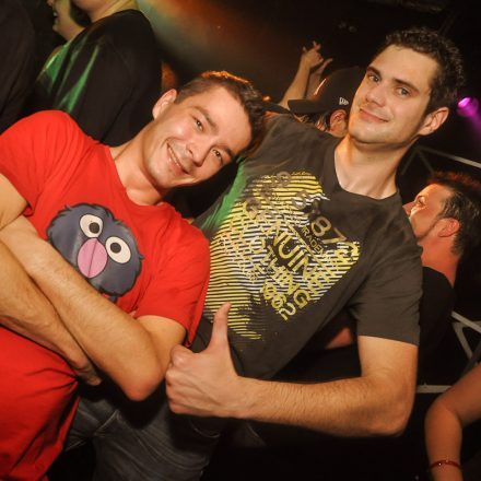 90'ies CLUB - Riot Grrrrrls vs. Raveboys @ The LOFT