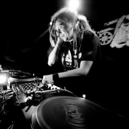 Wicked feat. Switch! mit Serial Killaz