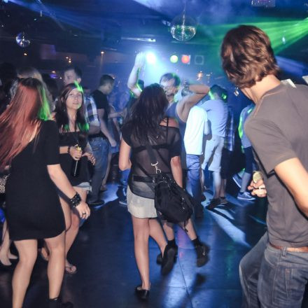 Addicted to Rock - Semesterclosing mit Poledance Vienna @ U4