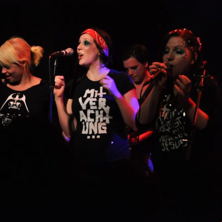 Club VOLUME #7 - Frequency Festivalstarter mit The T.c.h.i.k. @ B72