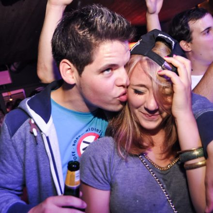 Club VOLUME #7 - Frequency Festivalstarter mit The T.c.h.i.k. @ B72