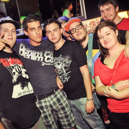 Addicted to Rock - Heinz aus Wien - Akustikset @ U4