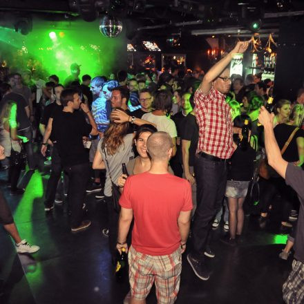 Addicted to Rock - Heinz aus Wien - Akustikset @ U4