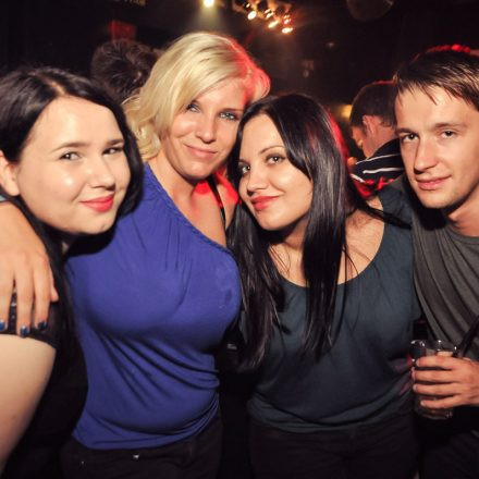 Addicted to Rock - Heinz aus Wien - Akustikset @ U4