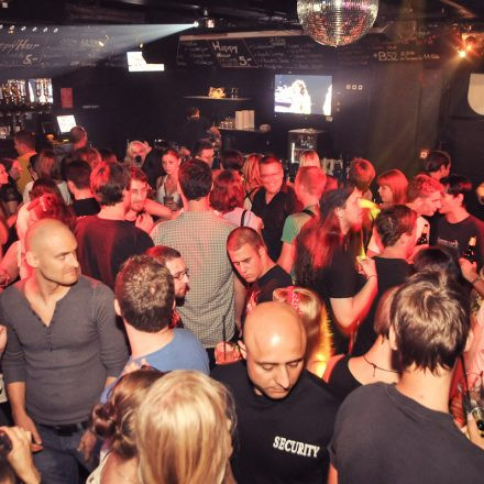 Addicted to Rock - Heinz aus Wien - Akustikset @ U4
