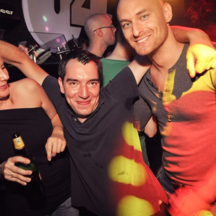 Addicted to Rock - Heinz aus Wien - Akustikset @ U4