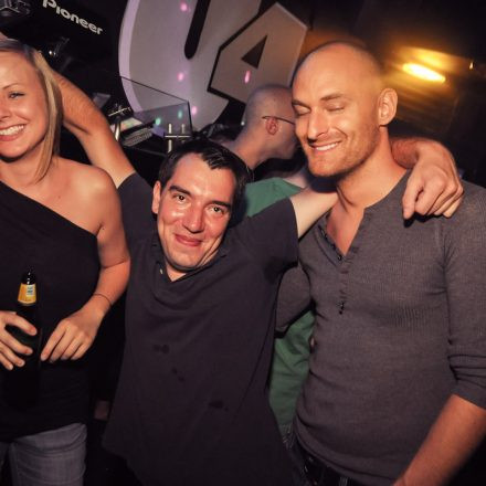 Addicted to Rock - Heinz aus Wien - Akustikset @ U4