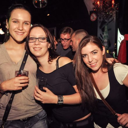 Addicted to Rock - Heinz aus Wien - Akustikset @ U4