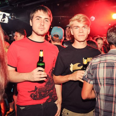 Addicted to Rock - Heinz aus Wien - Akustikset @ U4
