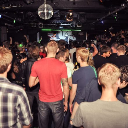 Addicted to Rock - Heinz aus Wien - Akustikset @ U4