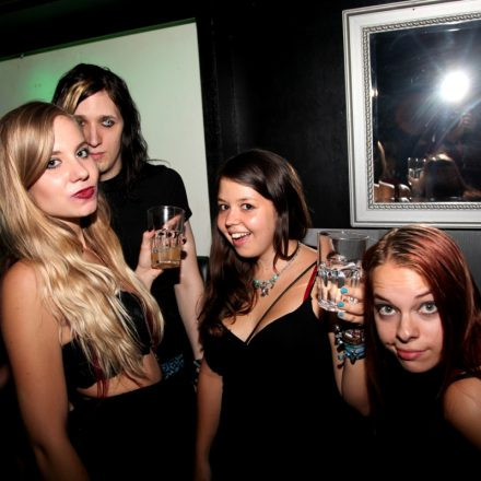 Addicted to Underground @U4