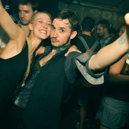 (VIENNAs FIRST) 90ies CLUB @ The Loft