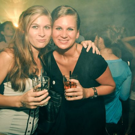 (VIENNAs FIRST) 90ies CLUB @ The Loft