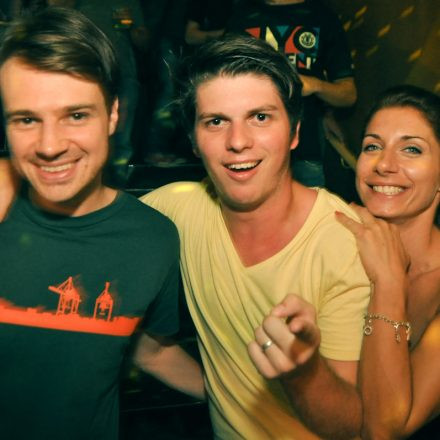 (VIENNAs FIRST) 90ies CLUB @ The Loft