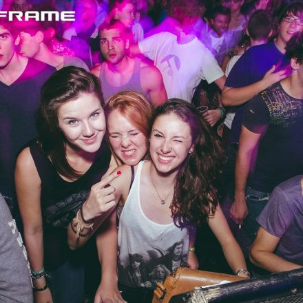 Mainframe Monsta feat. Xilent & Millions Like Us @ Arena