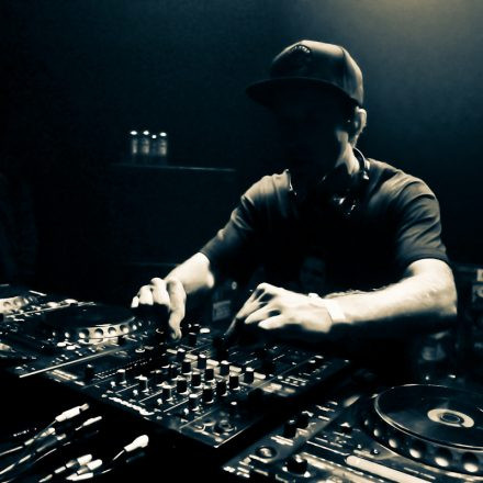 Eristoff Tracks Future Beatz feat. Phace