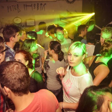 Viennas First 90ies CLUB @ The Loft
