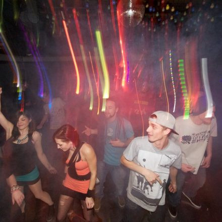 Drum and Bass gegen Hunger @ Camera Club