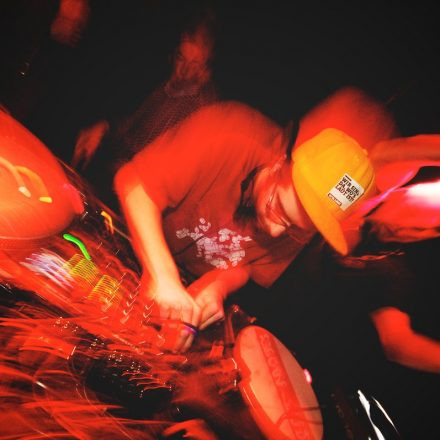 Drum and Bass gegen Hunger @ Camera Club