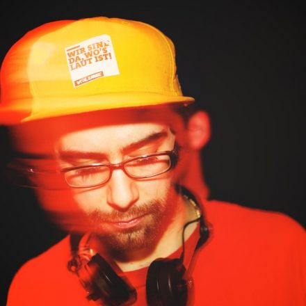 Drum and Bass gegen Hunger @ Camera Club