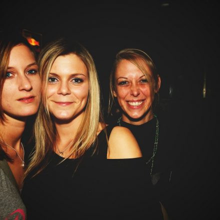 Drum and Bass gegen Hunger @ Camera Club