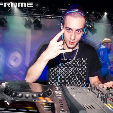 Mainframe & In Your Face pres. World Goes Down