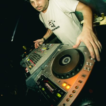 Mainframe & In Your Face pres. World Goes Down