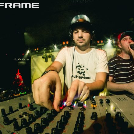 Mainframe & In Your Face pres. World Goes Down