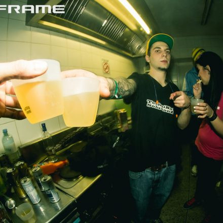 Mainframe & In Your Face pres. World Goes Down