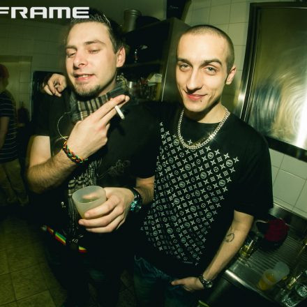 Mainframe & In Your Face pres. World Goes Down