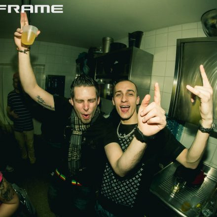 Mainframe & In Your Face pres. World Goes Down