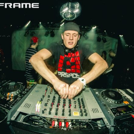 Mainframe & In Your Face pres. World Goes Down