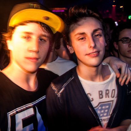 Eristoff Tracks Future Beatz feat. Fred V & Grafix @ Flex