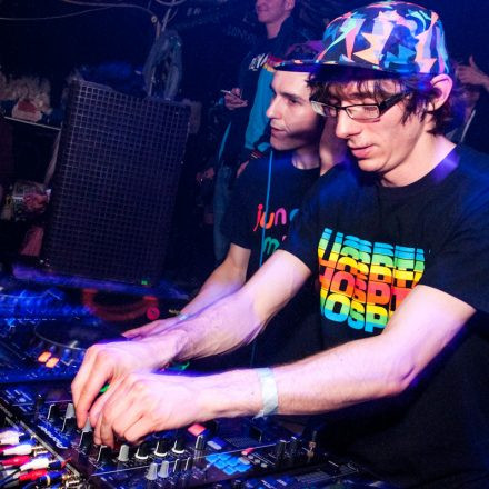 Eristoff Tracks Future Beatz feat. Fred V & Grafix @ Flex