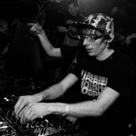 Eristoff Tracks Future Beatz feat. Fred V & Grafix @ Flex