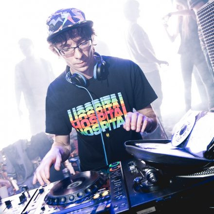 Eristoff Tracks Future Beatz feat. Fred V & Grafix Pt. II