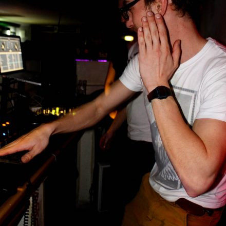 Electro vs. Rock'n'Roll @ The Loft