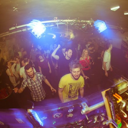 Reday2Rumble pres. die Musikveranstaltung ihres Vertrauens @ The Loft