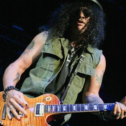 Slash feat. Myles Kennedy & The Conspirators