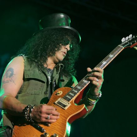 Slash feat. Myles Kennedy & The Conspirators