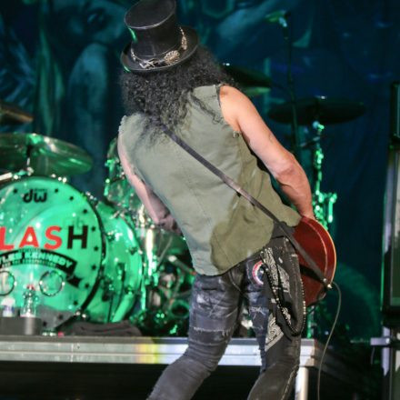 Slash feat. Myles Kennedy & The Conspirators