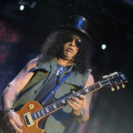 Slash feat. Myles Kennedy & The Conspirators