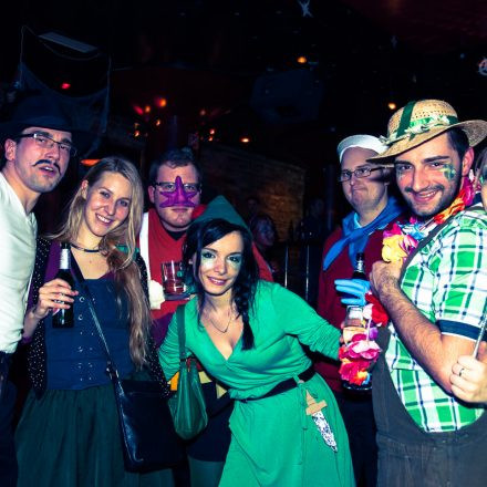 Hallowien vs. Fasching @ Klub Ost