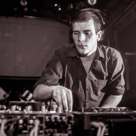 Vollkontakt & LENZMAN @ Fluc
