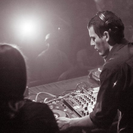 Vollkontakt & LENZMAN @ Fluc