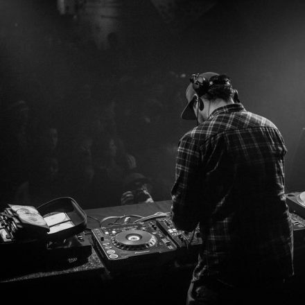 Vollkontakt & LENZMAN @ Fluc