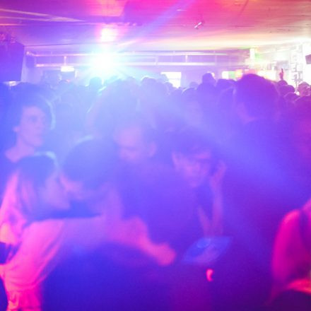 (Viennas First) 90ies Club @ The Loft